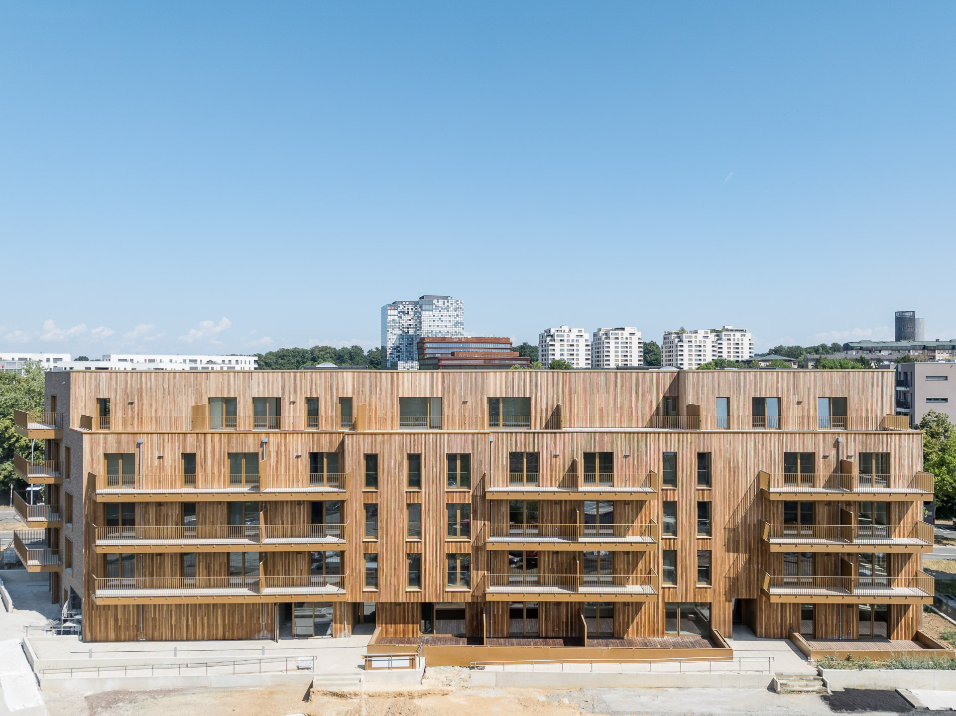 Résidence Réimerwee — façade bois côté jardin